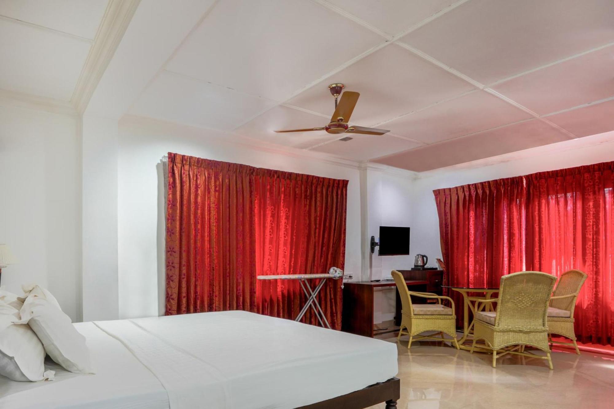 Palette Resorts- Tapovan Green County Thattakād Exteriör bild