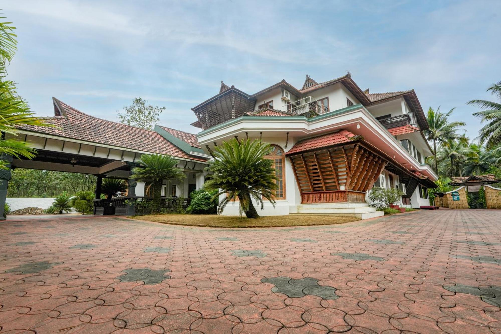 Palette Resorts- Tapovan Green County Thattakād Exteriör bild