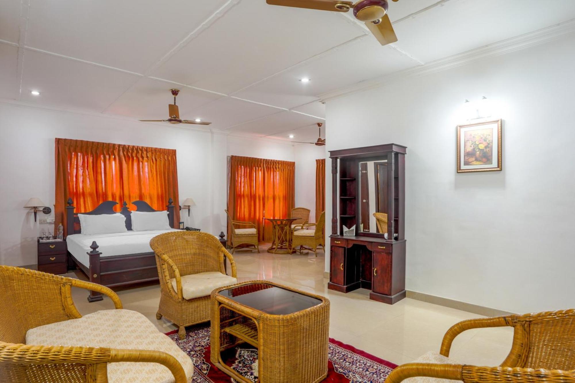 Palette Resorts- Tapovan Green County Thattakād Exteriör bild